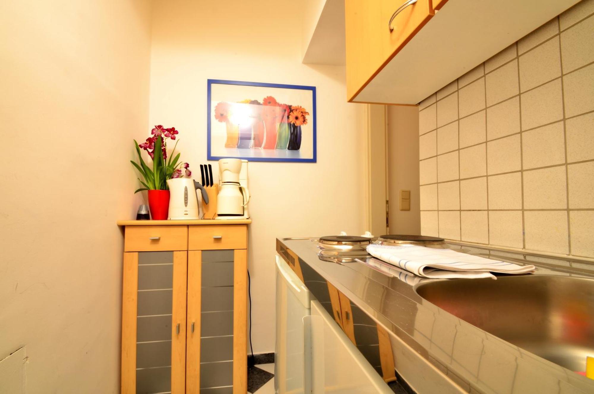 All-in Longterm Cozy - Free Parkingcard For 21 District Apartment Vienna